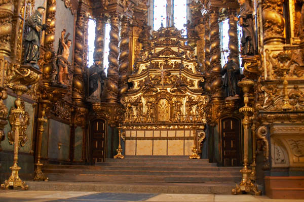 Sao Francisco church and altar, Porto, Portugal