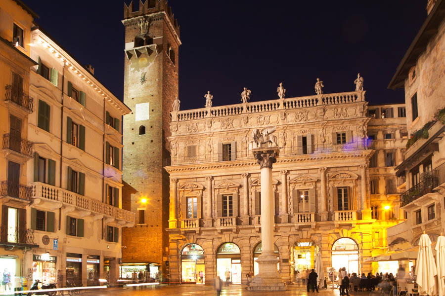 A palace on Piazza delle Erbe in Verona