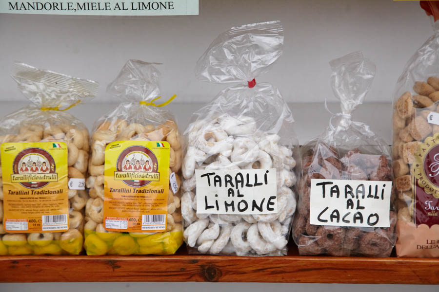Apulian sweets with lemon and chocolate