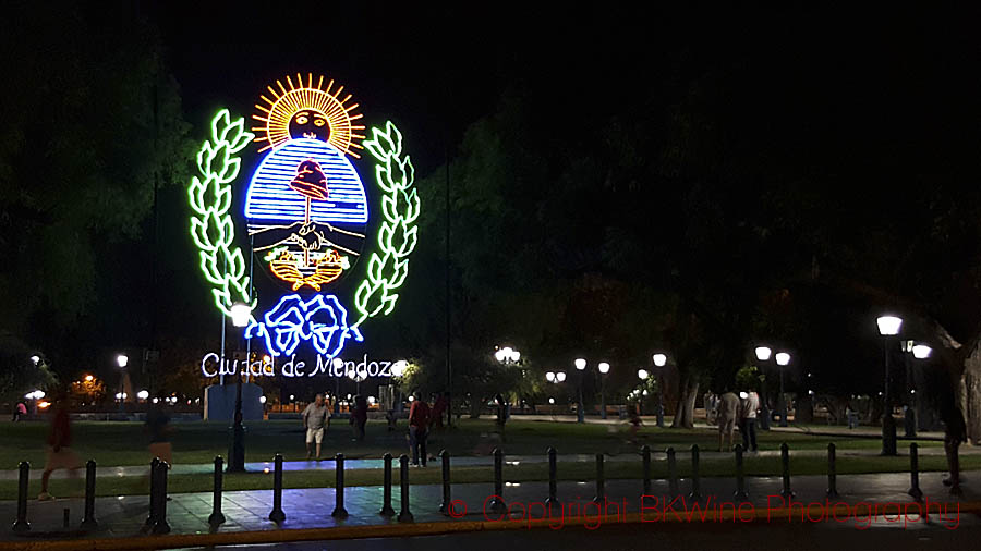 The Plaza Independencia in Mendoza at night