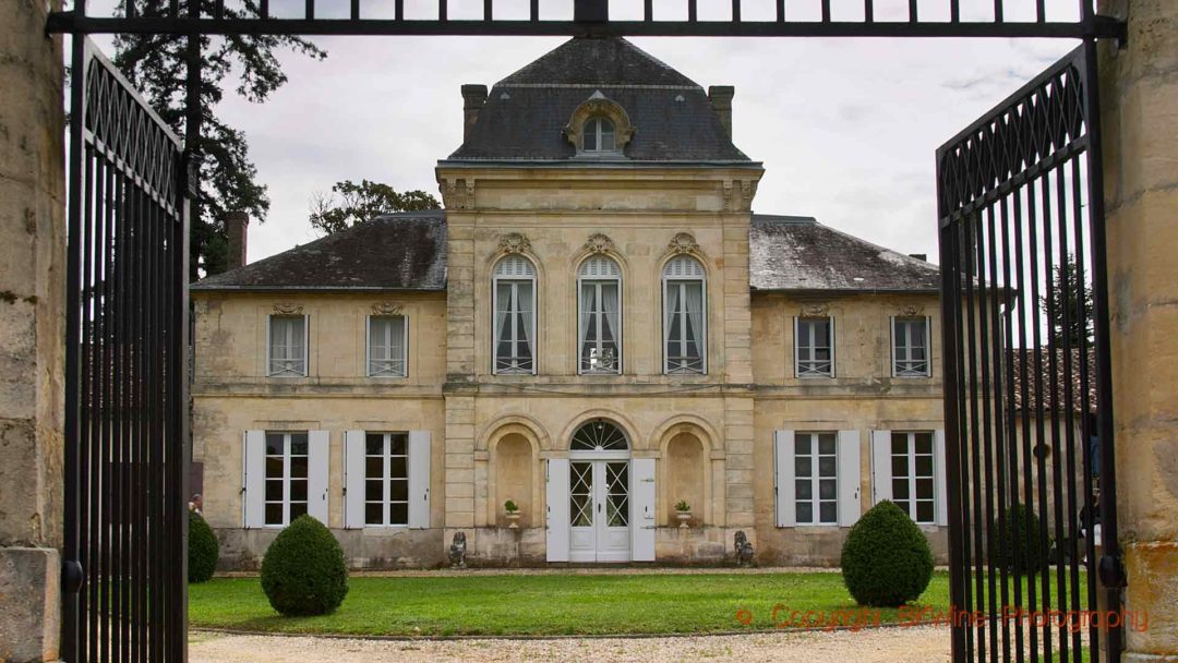 A small and elegant chateau in Bordeaux