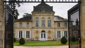 A small and elegant chateau in Bordeaux
