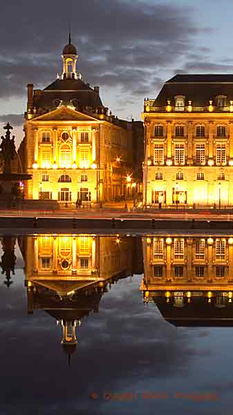 The amazing Miroir d'Eau in Bordeaux city