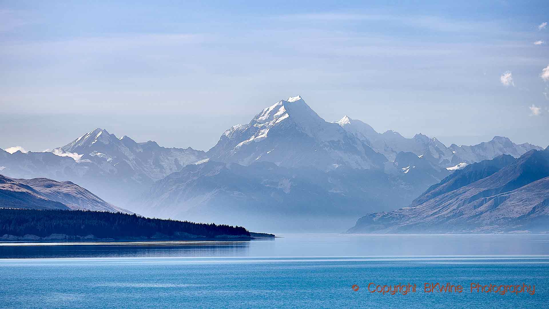 A view of Mount Cook over Lake Pukaki